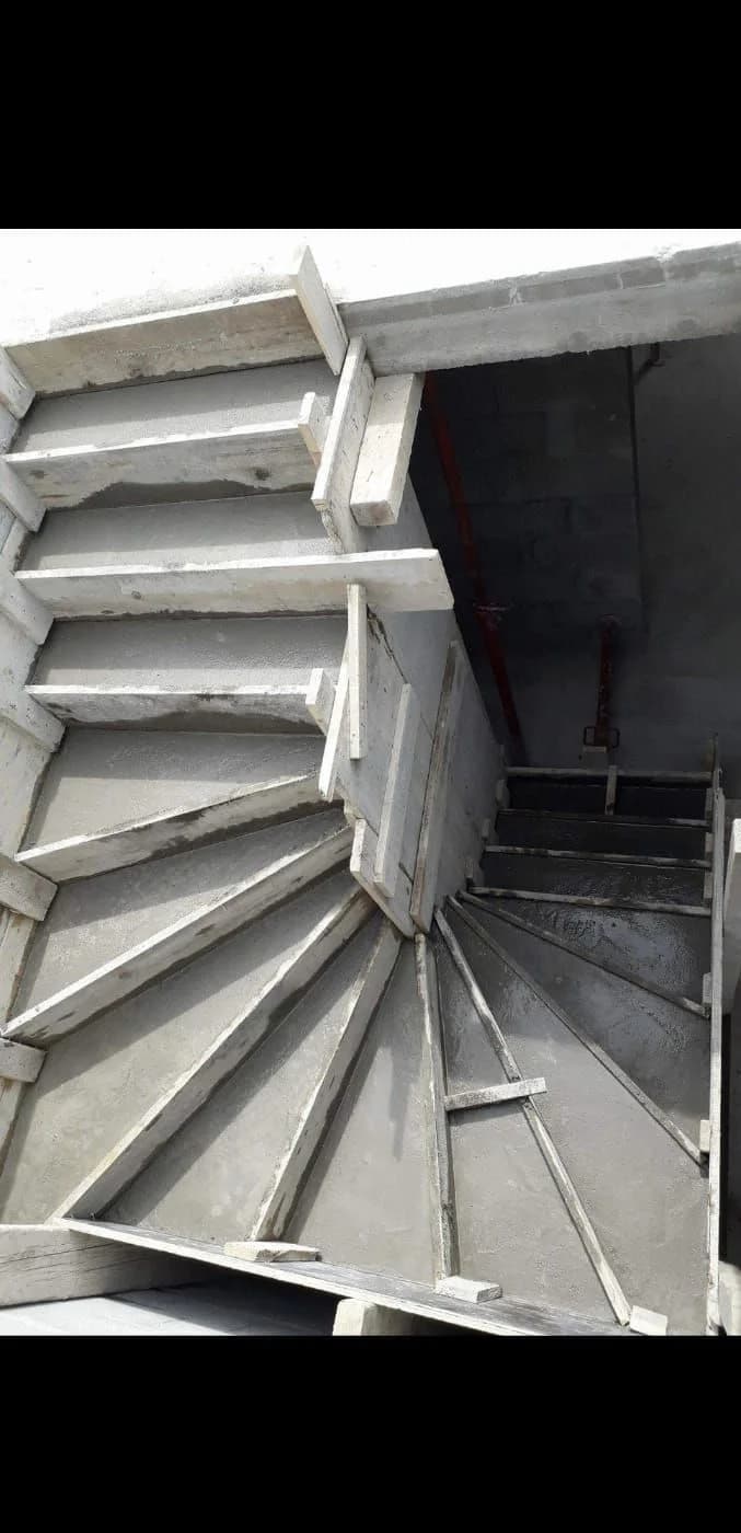 Escalier béton hélicoïdal
